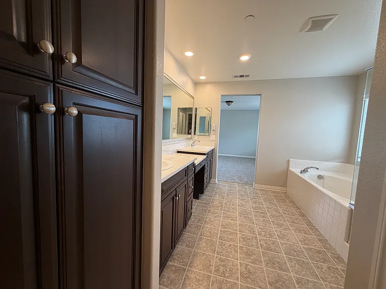 13258 Chatham Dr — Photo 19