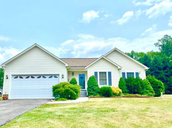 181 Hunt Club Dr, Madison Heights, VA 24572