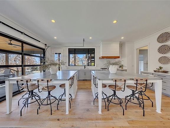 3rd image of 12560 Sibley Ln