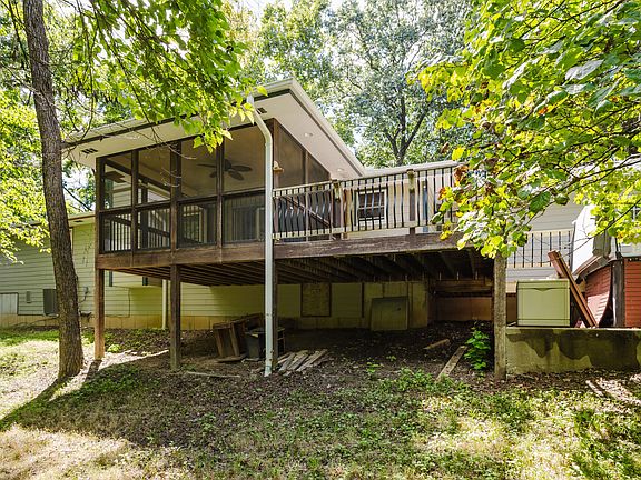 2nd image of 2404 S Lizzie Ln