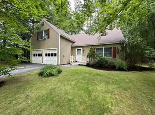 26 Chestnut Rd, Ogunquit, ME 03907