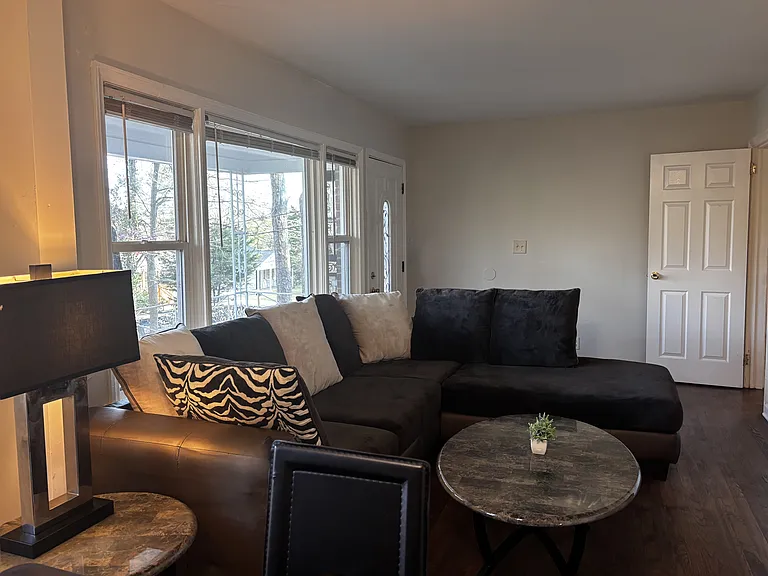 269 Florida Ave SW — Photo 2
