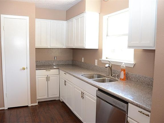 4th image of 11943 Silver Island Cir