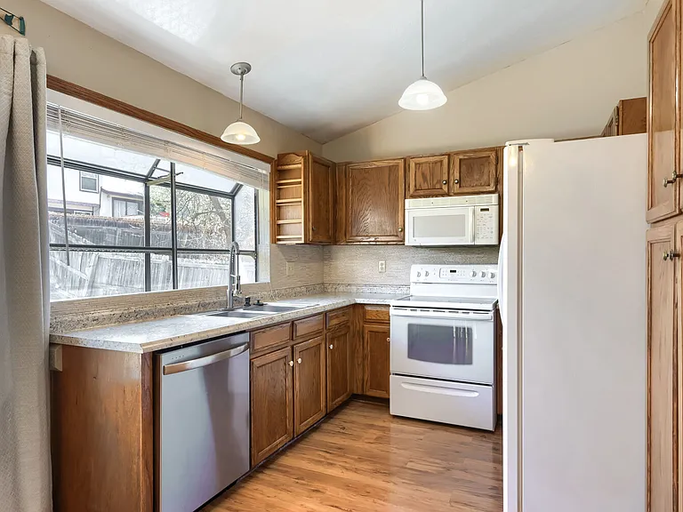 18911 E Loyola Cir — Photo 10
