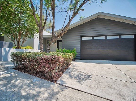 2nd image of 10911 Wrightwood Ln