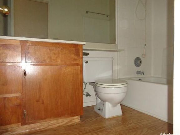 5th image of 138 N Santa Clara Ct