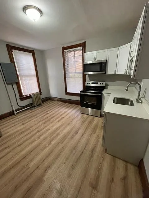 32 N Main St #B