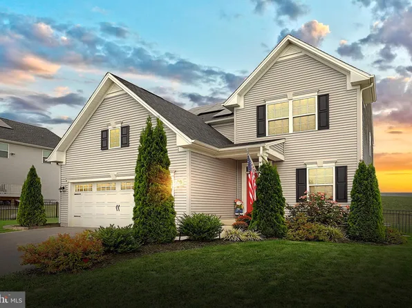 13 Lady Harrington Dr, York, PA 17402