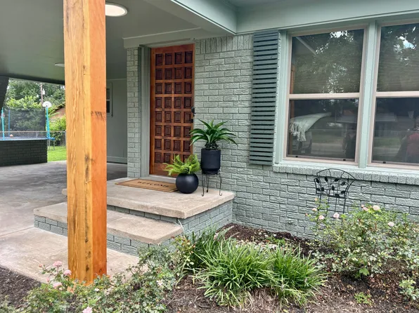 1642 N Kings Hwy, Nash, TX 75569