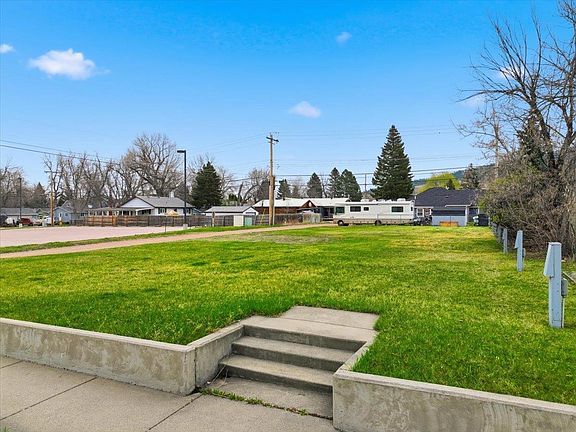 5th image of 1736 Junction Ave