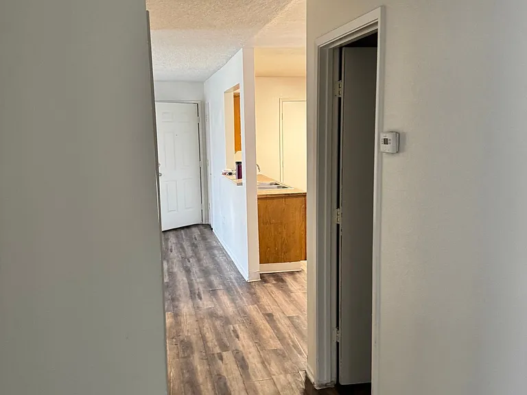 Coventry Place Apartments — Photo 12