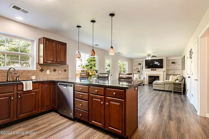 5212 Charlbury Ct — Photo 15