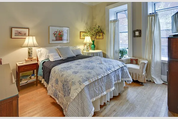 Sold by Stribling | media 9