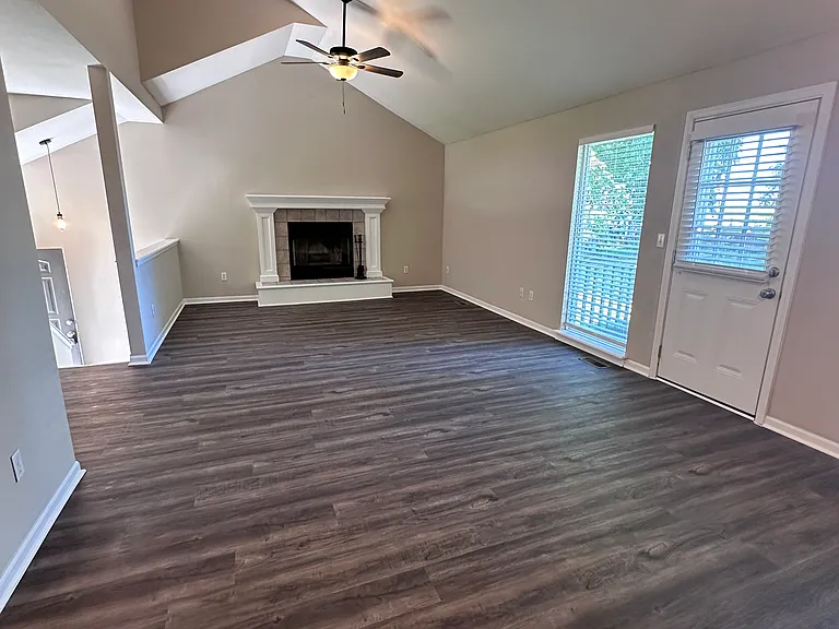 15100 Kelly Dr #15100 — Photo 6