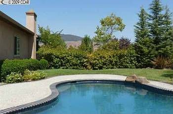 5th image of 535 Bourne Ln
