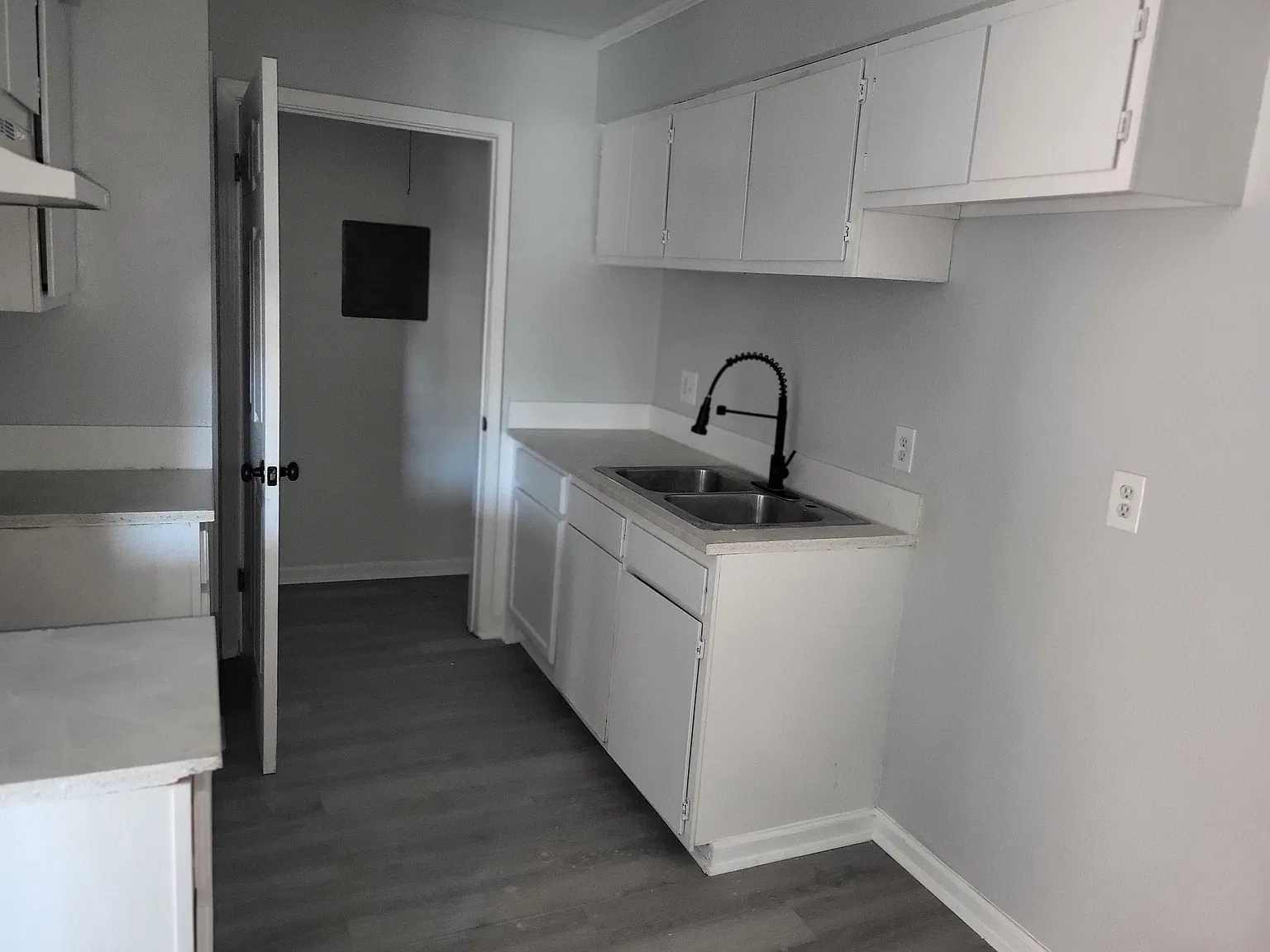 Available Now! Apartment offering modern finishes, new HVAC, appliances, — Photo 3