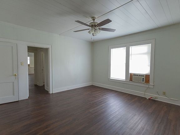 5th image of 2913 Homan Ave