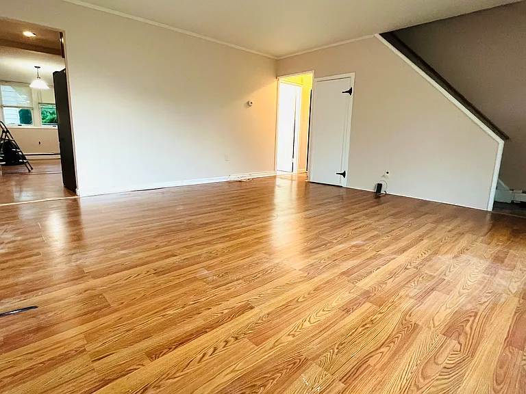 373 Heritage Ln — Photo 4
