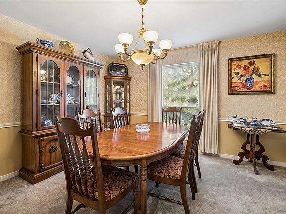 3rd image of 10702 Elmdale Dr