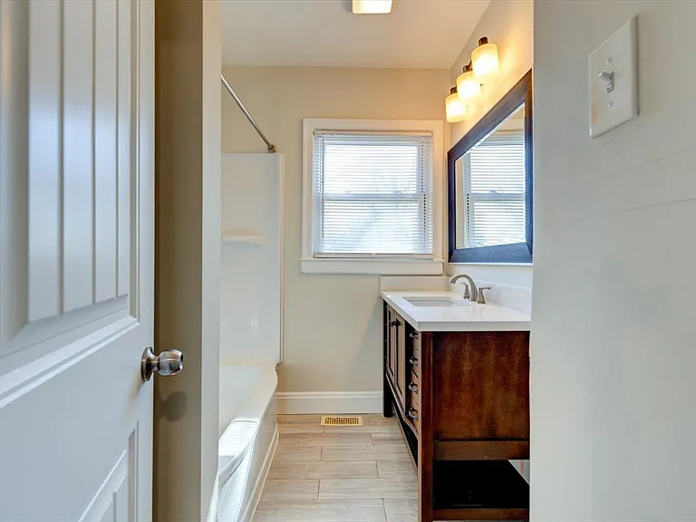 1242 Fordham Rd — Photo 23