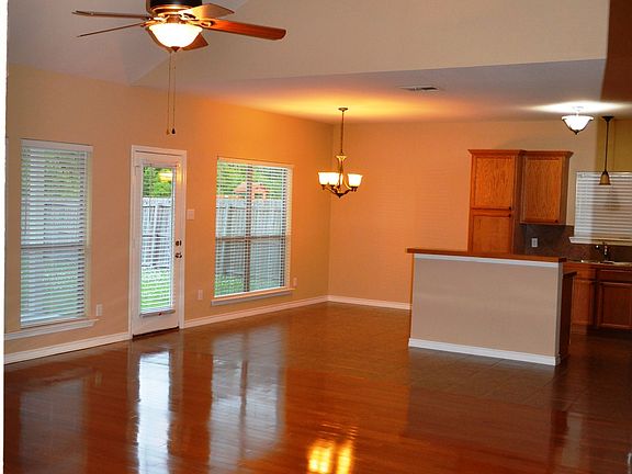 4th image of 26174 Avoyelles Ave