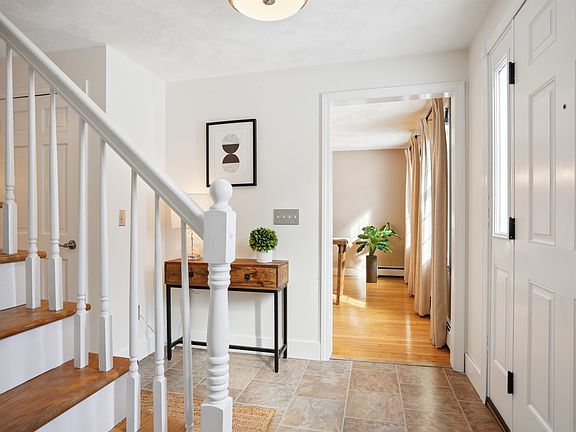 3rd image of 20 Glen Drive