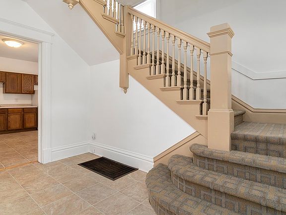 4th image of 2022 Charles St