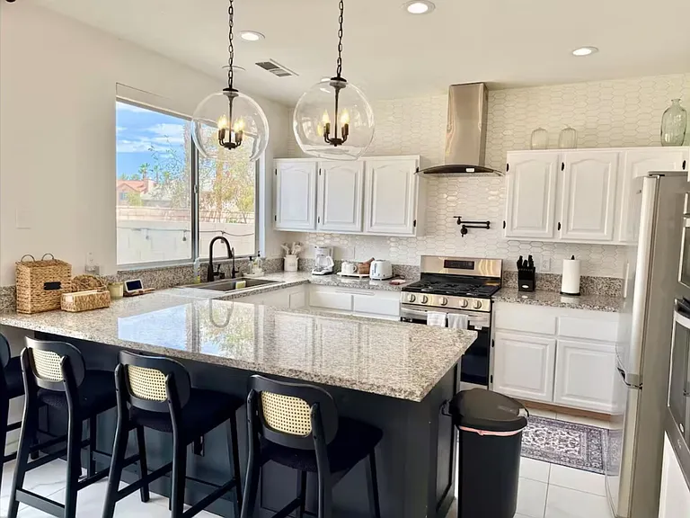 Silver Shadow Dr — Photo 42