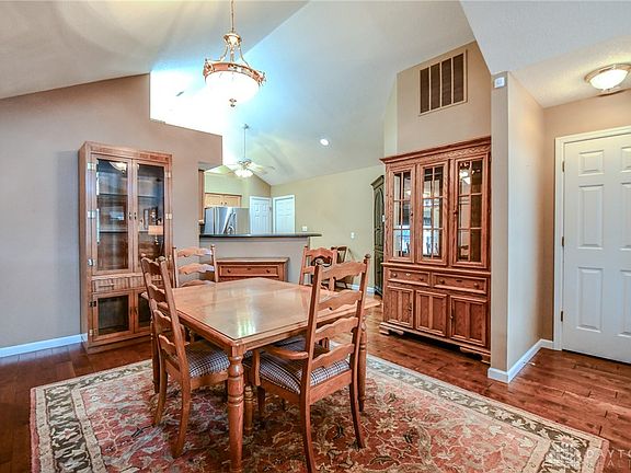 5th image of 2151 Willow Run Cir