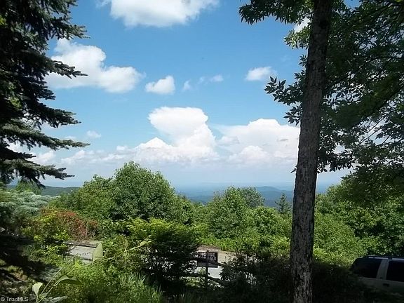 4th image of 34 Cliffside Dr
