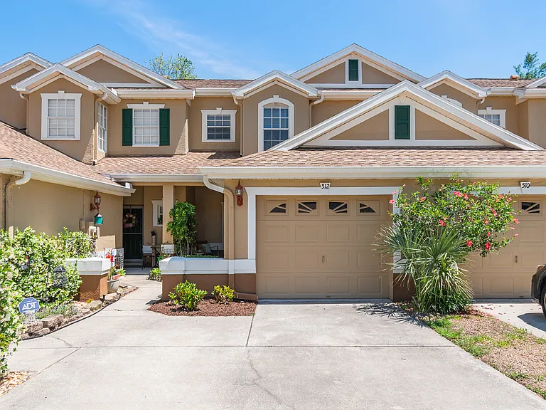 512 Spring Lake Cir — Photo 3