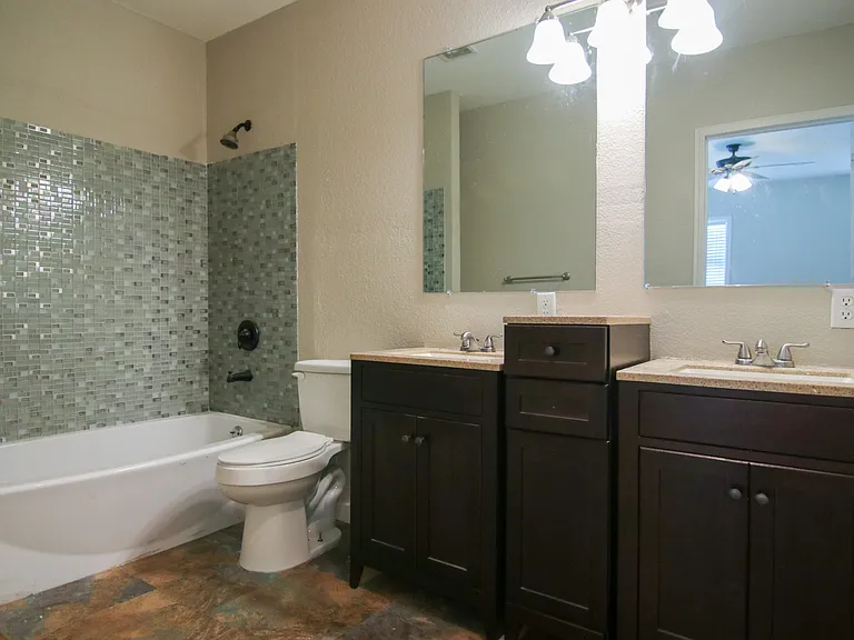 207 County Road 3214 — Photo 10