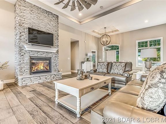 2nd image of 1061 Via Appia Dr