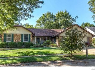 721 Stone Canyon Dr, Ballwin, MO