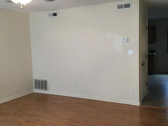 5th image of 586 Lost Cir APT A