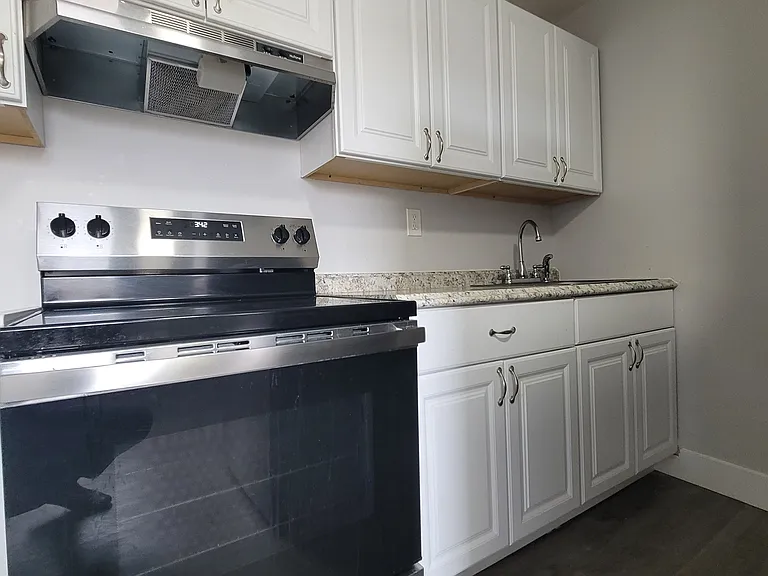 41 Main St #2B — Photo 1