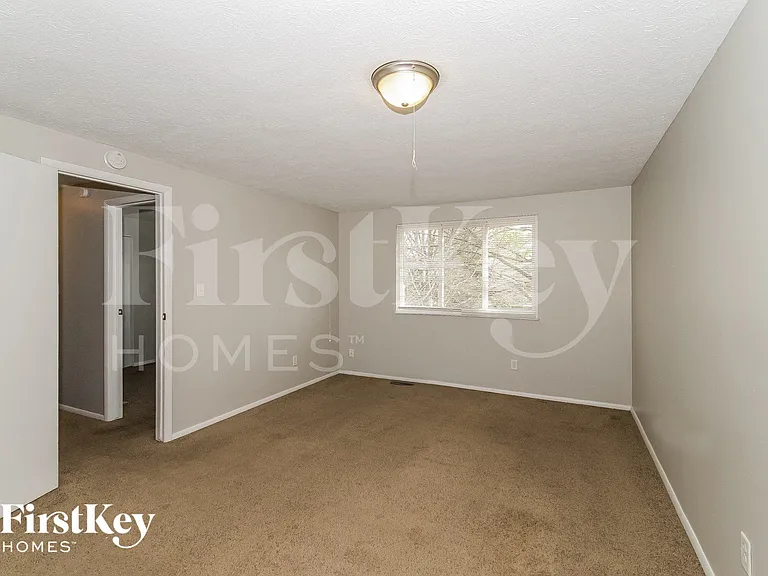 11501 E 10th St — Photo 2