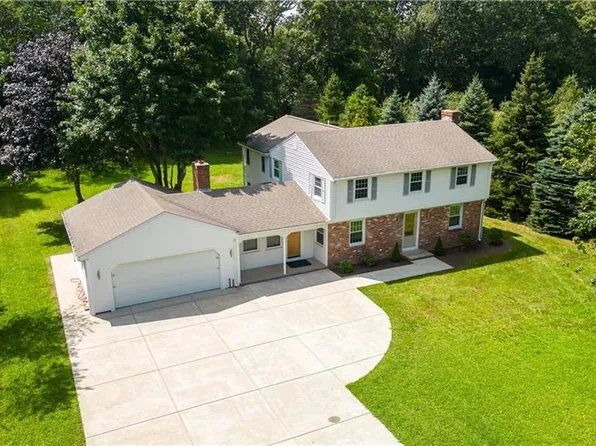 135 Warren Ave, Seekonk, MA 02771