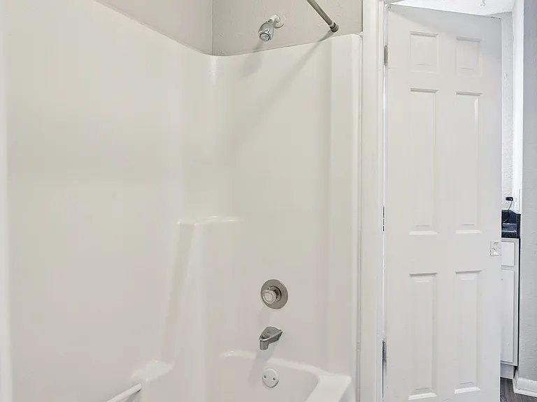 Willow Apartments — Photo 46