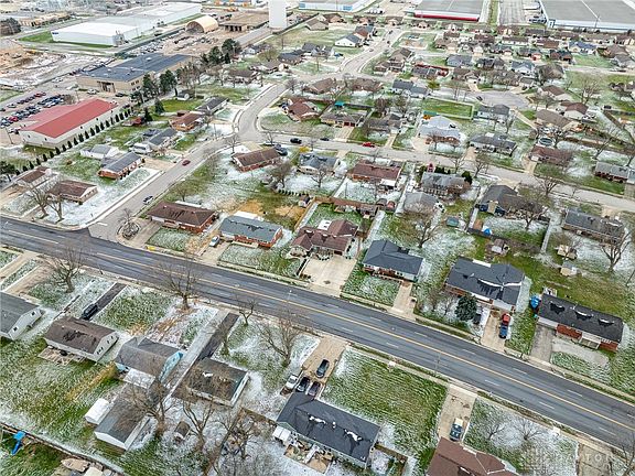 2nd image of 305 S Vandemark Rd