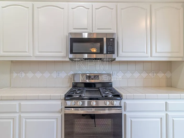 2609 Magnolia Ct — Photo 12