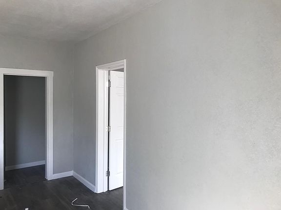 4th image of 2901 Avenue L