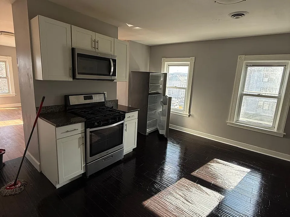 26 West St #3