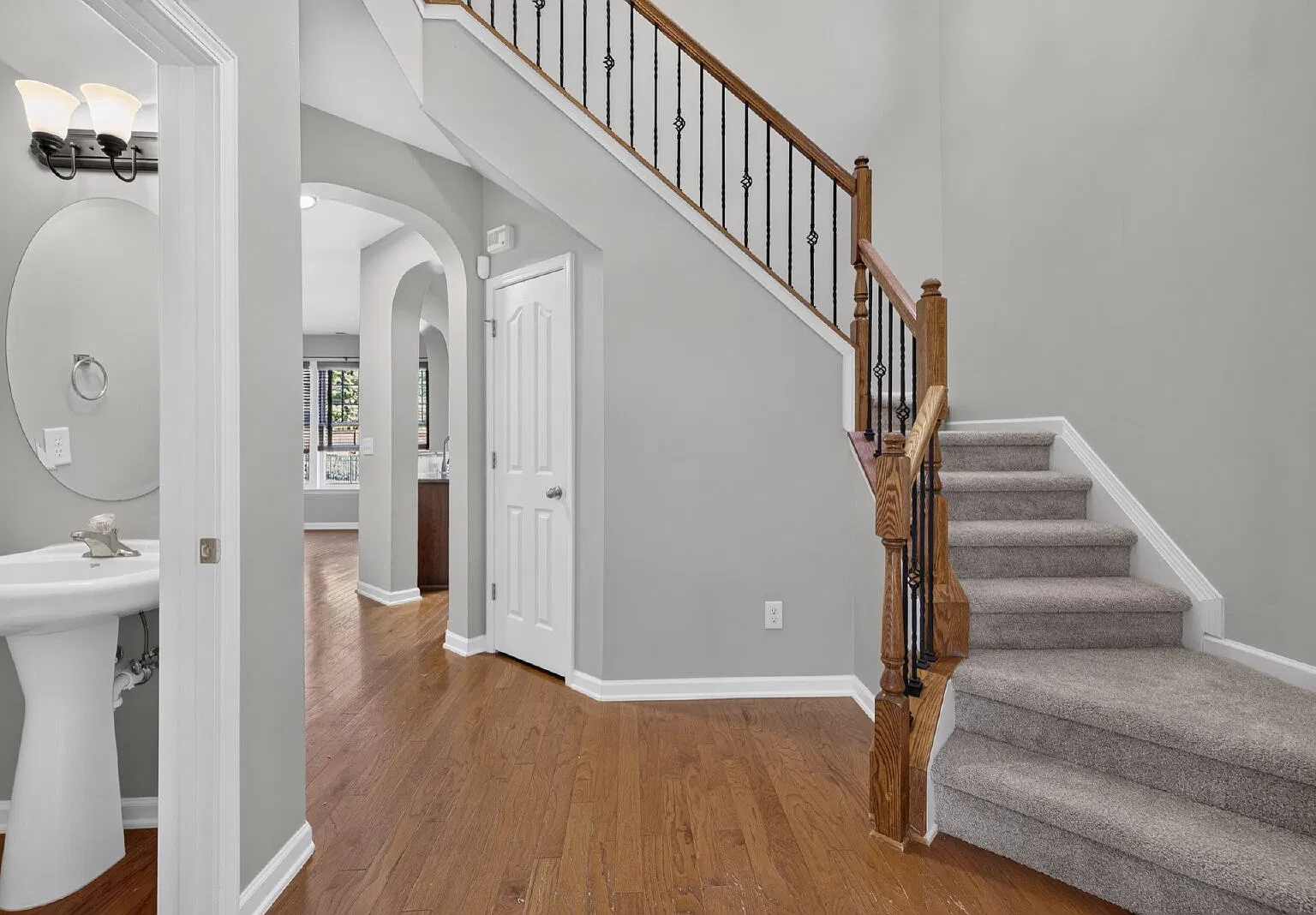 3 bed, 2.5 bath, 1892 sqft, $2,100 — Photo 4