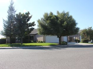 562 W Lake St, Kingsburg, CA