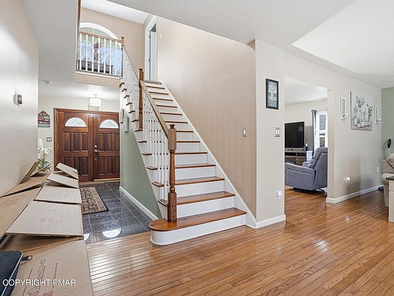 4th image of 49 Seneca Rd