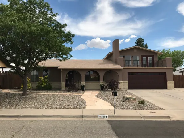 705 Ocio St, Farmington, NM 87401
