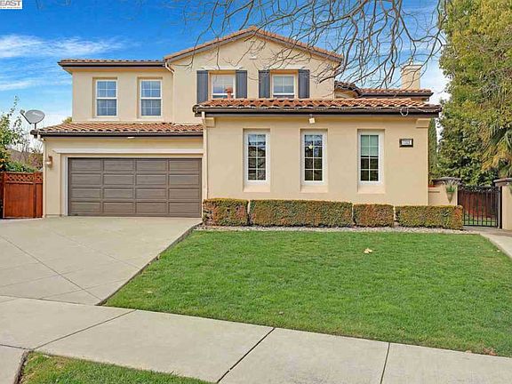2nd image of 7321 Hickorywood Ln