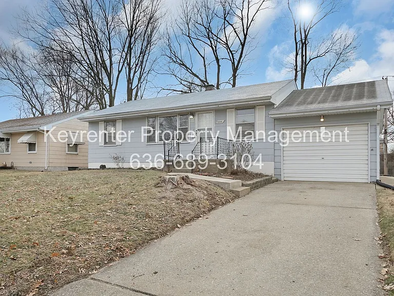 236 S Cadillac Dr — Photo 3