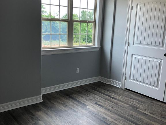 4th image of 156 Lawrenceville Ln